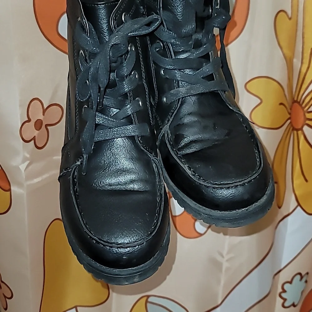 Children's Place boots kids size 4 black faux leather zip up laces boys